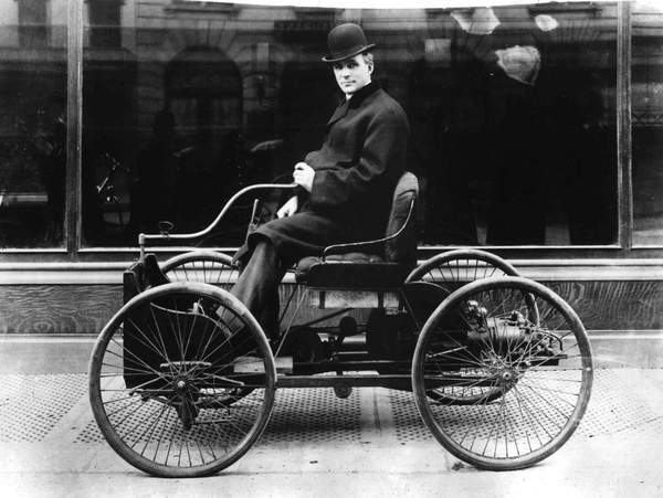 Henry Ford (1863-1947) american industrialist pioneer of american car industry driving his Quadricycle, 1896  PVDE  Bridgeman Images 1679768