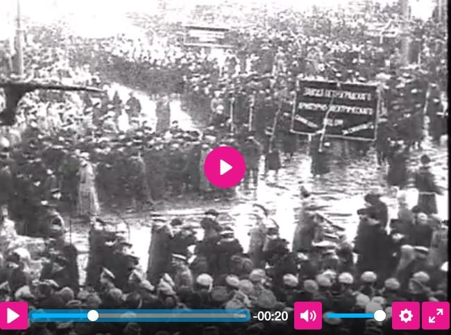 A pacifist demonstration and the February Revolution in Russia, 1917 / Film Images / Bridgeman Images