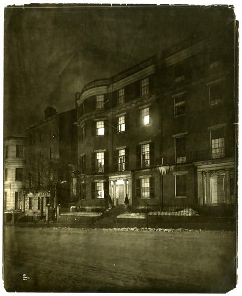 Beacon St, Boston, Mass, USA, c.1902-10 (gelatin silver photo), Beals, Jessie Tarbox (1871-1942)  Collection of the New-York Historical Society, USA  © New York Historical Society  Bridgeman Images 