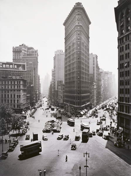 Flatiron Building, c.1930-33 (gelatin silver print), Abbott, Berenice (1898-1991)  Minneapolis Institute of Arts, MN, USA  © Minneapolis Institute of Art  Gift of the William R. Hibbs Family  Bridgeman Images