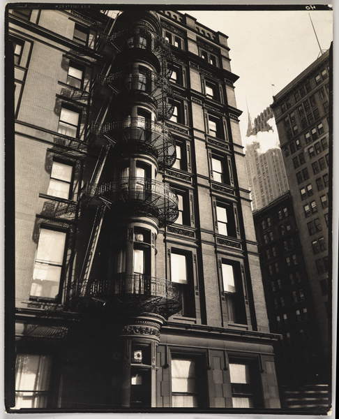 Murray Hill Hotel (Park Avenue and 41st Street), New York, USA, 1935 (gelatin silver photo), Abbott, Berenice (1898-1991)  Brooklyn Museum of Art, New York, USA  © Brooklyn Museum of Art  Bridgeman Images