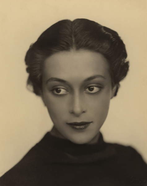 Portrait of a young woman, Trieste, c.1928 (gelatin silver print), Wulz, Wanda (1903-84)  Alinari  Bridgeman Images 