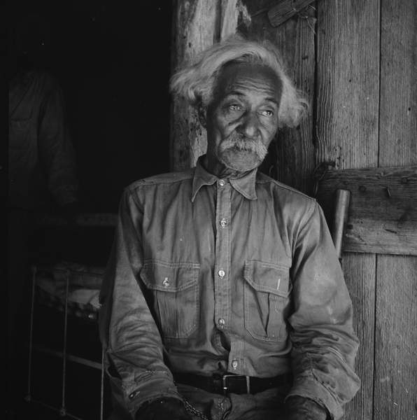Texan Bob Lemmons, 1936 (b/w photo), Dorothea Lange, (1895-1965) / Private Collection / Bridgeman Images