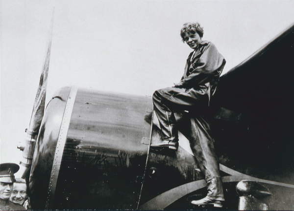 Amelia Earhart, 1932 (b/w photo), American Photographer, (20th century) / Schlesinger Library, Radcliffe Institute, Harvard University / © Schlesinger Library, Radcliffe Institute, Harvard / Bridgeman Images