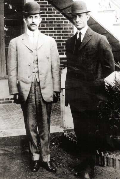 The Wright Brothers, Orville and Wilbur Wright, 1909 (b/w photo) / Private Collection / Prismatic Pictures
