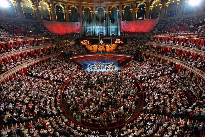 Royal Albert Hall Proms. Proms 2006 - audience applaud Simon Rattle and the Berliner Philharmoniker (view from above). BBC Proms 2006, Prom 65, September 2006. SR: English conductor, b. 19 January 1955); Photo © Chris Christodoulou; RESTRICTIONS MAY APPLY FOR COMMERCIAL USE - PLEASE CONTACT US; it is possible that some works by this artist may be protected by third party rights in some territories.