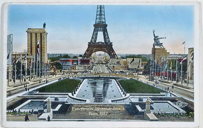 Postcard of the International Exposition with the Eiffel Tower and the German and Soviet Pavilions, 1937 (colour litho), French School, (20th century) / Private Collection / Archives Charmet 