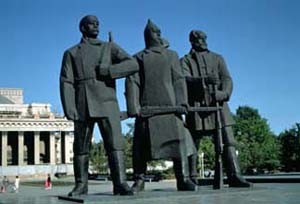 Statue of Soviet Heroes (bronze), Russian School / Novosibirsk, Russia