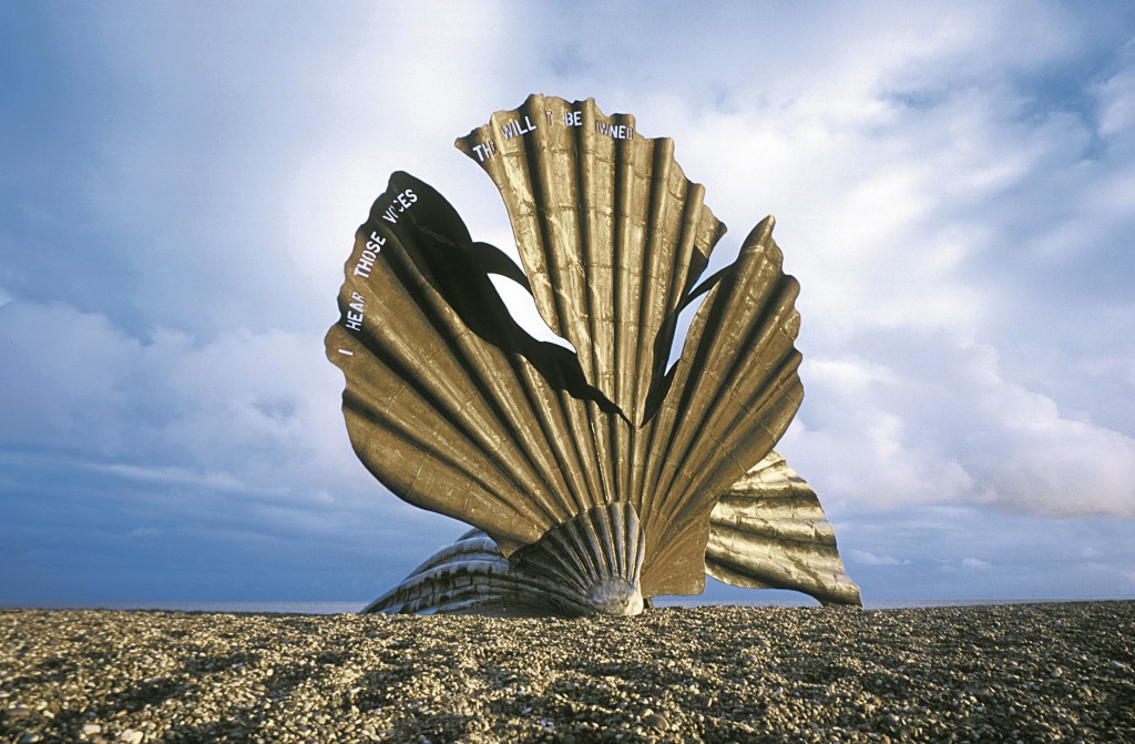  Scallop, 2003 (stainless steel), Maggi Hambling / Aldeburgh beach, Suffolk, UK