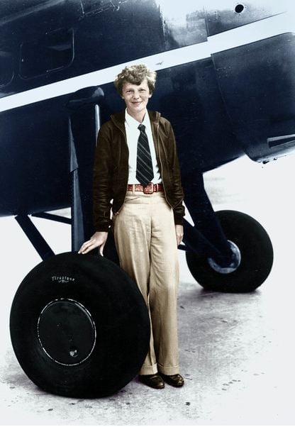 amelia-earhart-aviator-plane