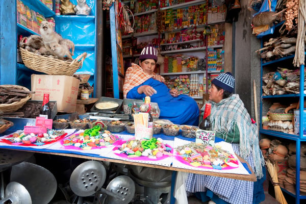 Women Selling Offerings Used in Ancient Inca Rites, La Paz Department, Bolivia (photo), . / Peter Langer/Design Pics/UIG / Bridgeman Images