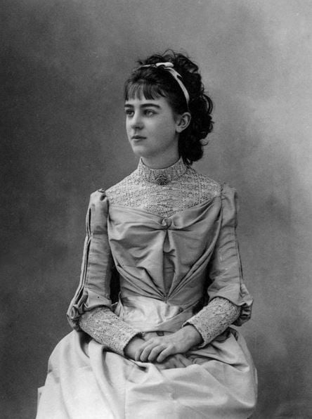 Elisabeth de Gramont (1875-1954) future duchess of Clermont Tonnerre, 1889, photo by Paul Nadar / Photo © PVDE