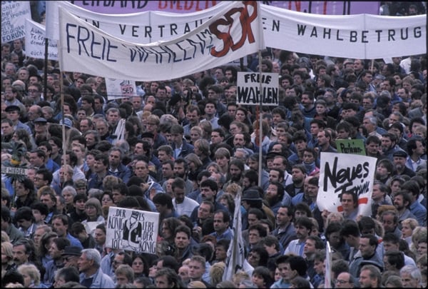 Demonstration in Alexanderplatz, Berlin, East Germany, 4th November 1989 (photo) / Berlin, Germany / © H.P. Stiebing