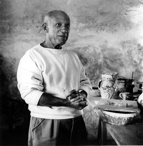 Pablo Picasso (1881-1973) in his studio at Vallauris, 1950s (b/w photo), French Photographer, (20th century) / Private Collection / Roger-Viollet, Paris / Bridgeman Images