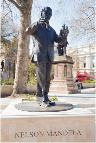 Statue of Nelson Mandela, Westminster, London (photo) / © Peter Phipp/Travelshots