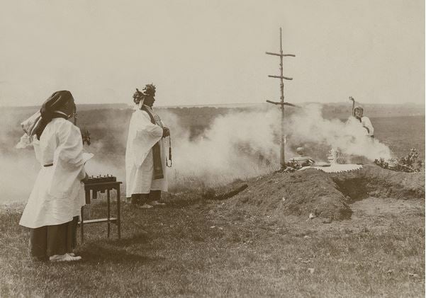 Druid service at Stonehenge, c.1909-20 (b/w photo), English Photographer, (20th century) / Sean Sexton Collection