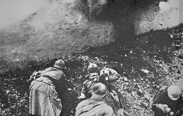 French infantry under fire from German artillery during the Battle of Verdun, 1916, Peter Newark Military Pictures