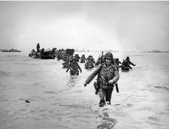Normandy Landings, American troops of the 4th Infantry Division landing on Utah Beach June 6th 1944 by Tallandier
