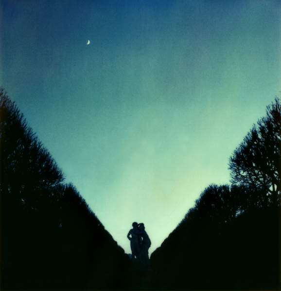 silhouette of a couple in the night hugging  Jd.Cavelier de la Sall, 2003 (photo), Vasconcellos, Cassio (b.1965)  © Cassio Vasconcellos  Bridgeman Images 6353027