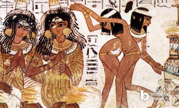 Ancient Egyptian dancing girls / Lebrecht Music Arts / Bridgeman Images 