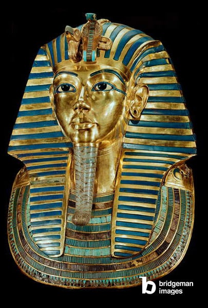 Gold mask of Tutankhamun, from the tomb of All-Ankh-Amon (Tutankhamun or Tutankhamun), Valley of the Kings, Egyptian 18th Dynasty (c.1567-1320 BC) / Egyptian National Museum, Cairo, Egypt / Luisa Ricciarini / Bridgeman Images