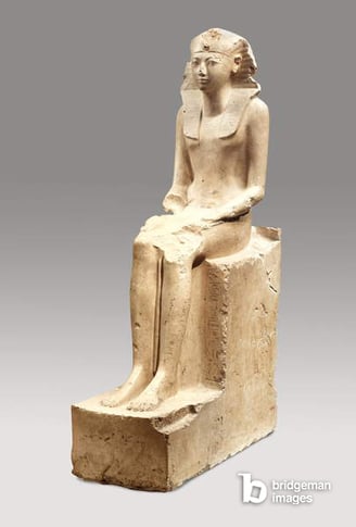 Seated Statue of Hatshepsut, c.1479-58 B.C. (indurated limestone, paint) / Bridgeman Images